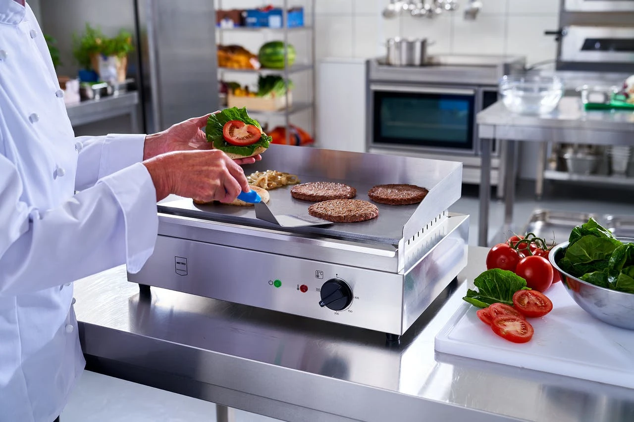 Metro-professional METRO Professional Griddleplatte/Grillfläche GEG2112, Edelstahl, 72x49.8x24cm, Abnehmbare Auffangwanne, Glatte/geriffelte Oberfläche, 3500W, Silber 2 Metro-professional METRO Professional Griddleplatte/Grillfläche GEG2112, Edelstahl, 72x49.8x24cm, Abnehmbare Auffangwanne, Glatte/geriffelte Oberfläche, 3500W, Silber – Bild 2